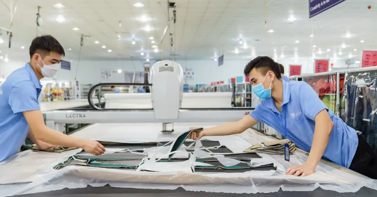 eco-friendly clothing manufacturer LEAN production